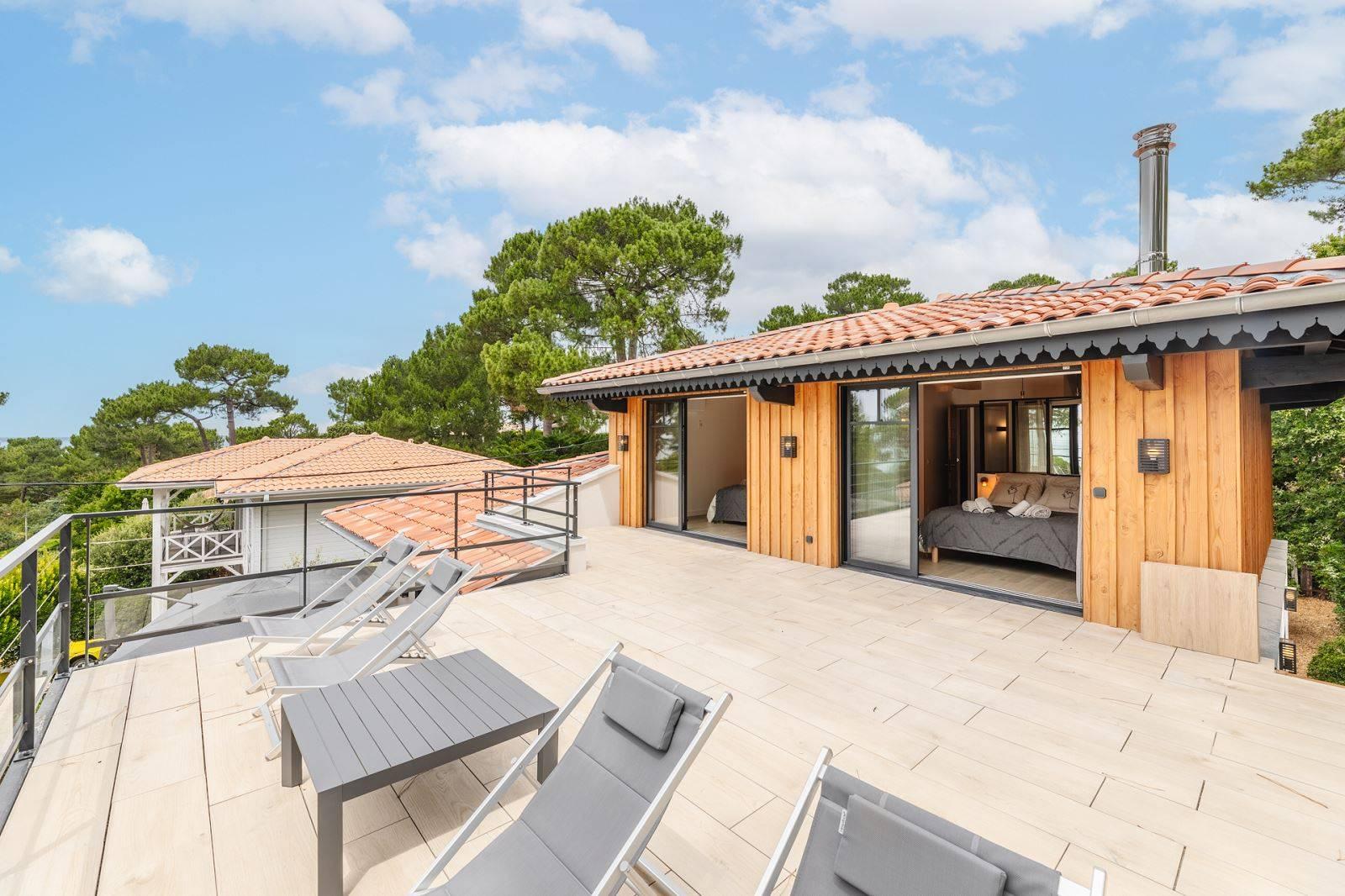 surélévation en ossature bois sur le Bassin d’Arcachon par un architecte et maître d’oeuvre balcon