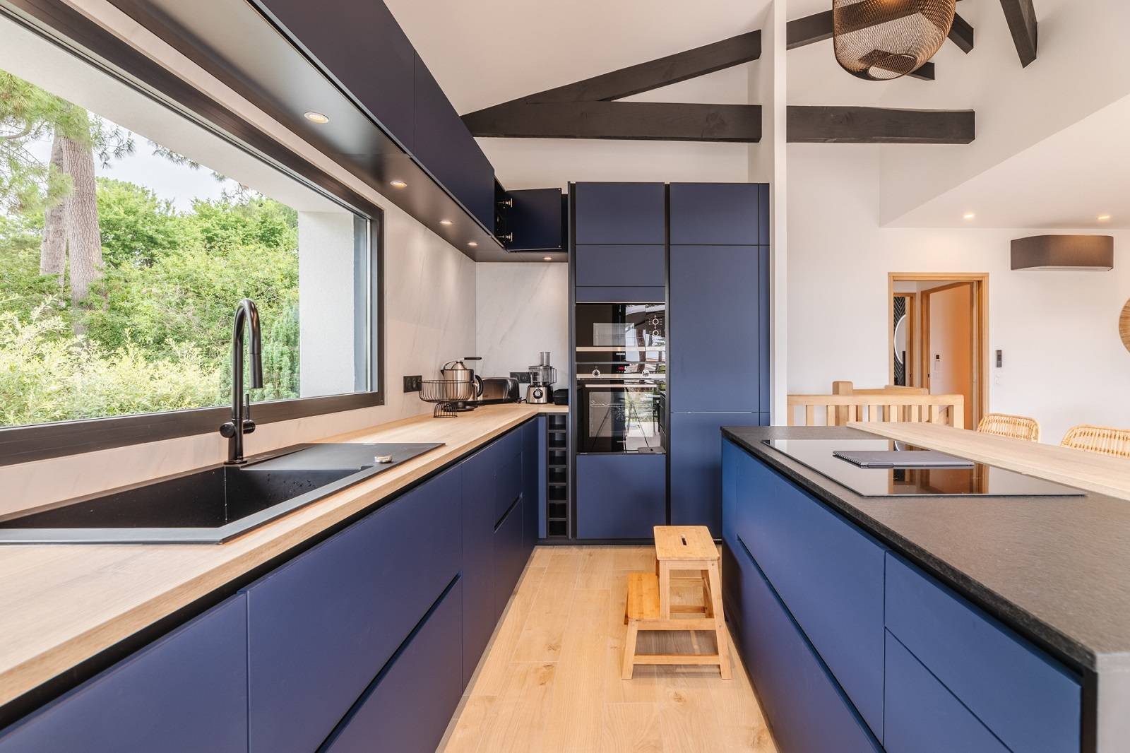 surélévation en ossature bois sur le Bassin d’Arcachon par un architecte et maître d’oeuvre cuisine