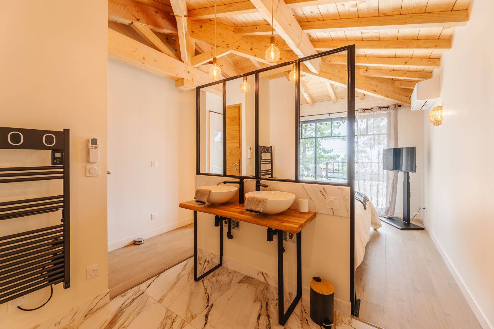 surélévation en ossature bois sur le Bassin d’Arcachon par un architecte et maître d’oeuvre sdb