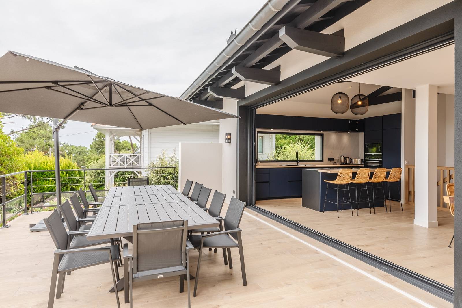 surélévation en ossature bois sur le Bassin d’Arcachon par un architecte et maître d’oeuvre terrasse