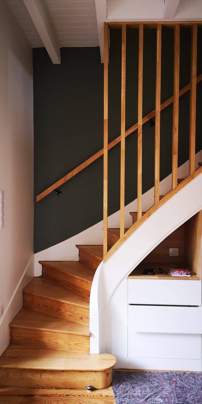 rénovation d'une villa basque traditionnelle par un architecte, claustra sur escalier