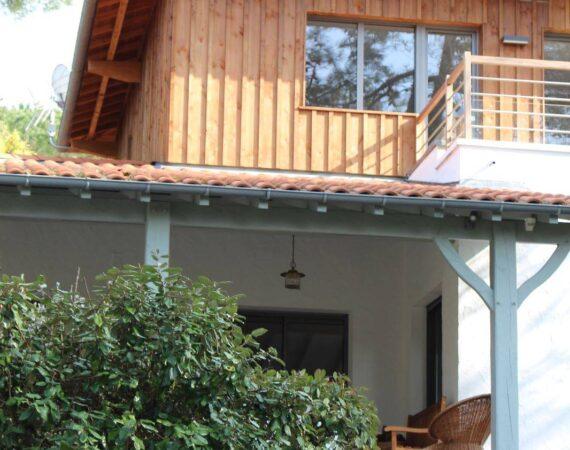 surélévation en ossature bois par un architecte d’une villa basque sur le Bassin d’Arcachon